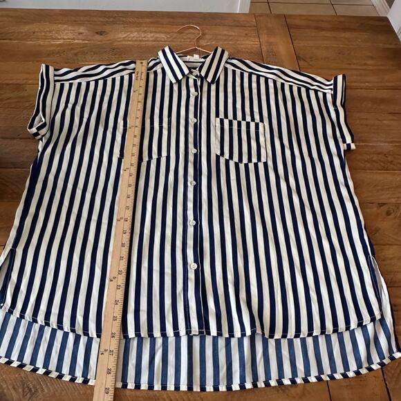 Entro button short sleeved silky top oversized size large - Picture 5 of 6